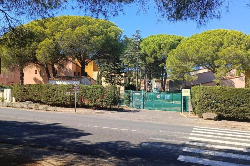 Studio Au Cap D'Agde Dans Les Pinedes Экстерьер фото